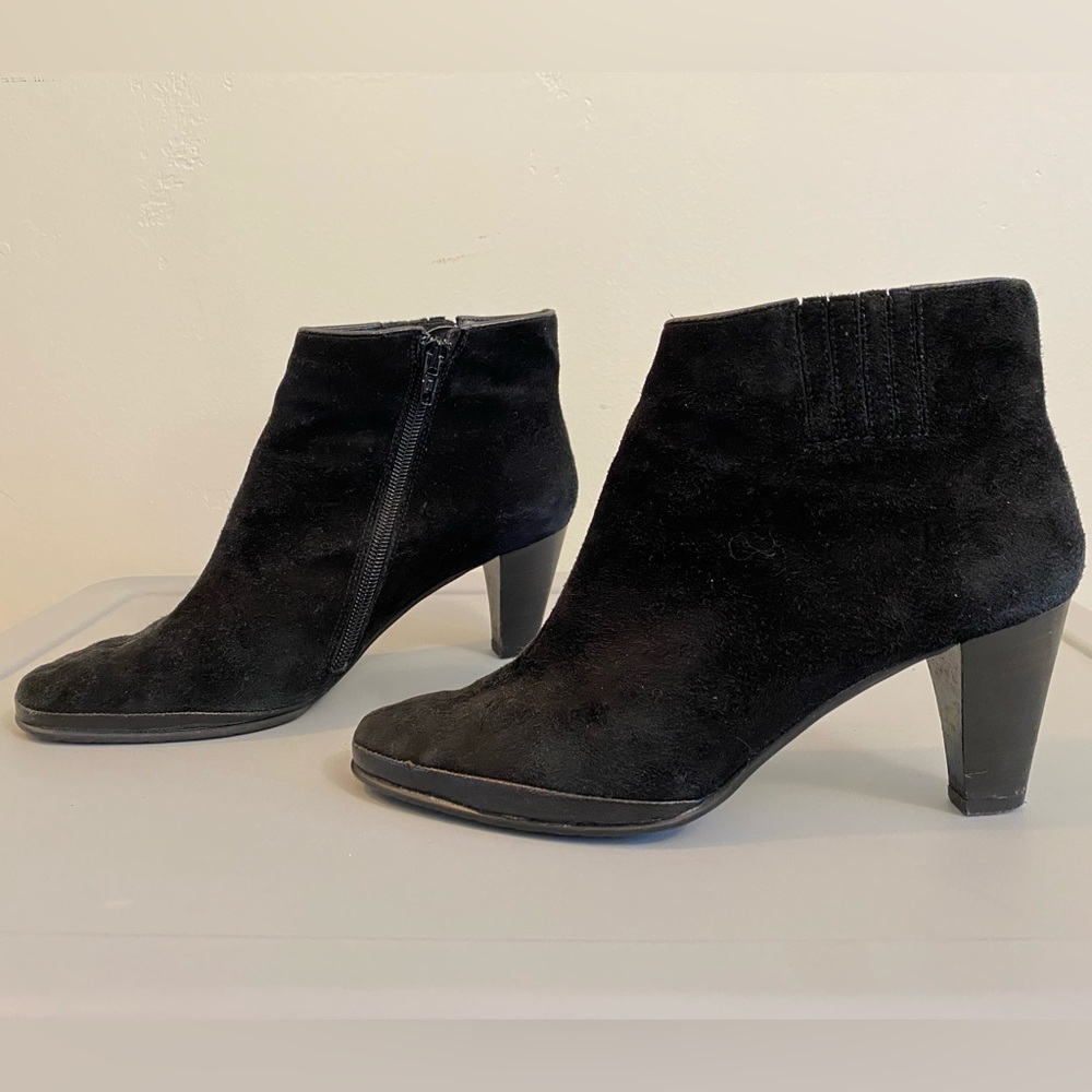 Amalfi by Rangoni Leather Suede Booties